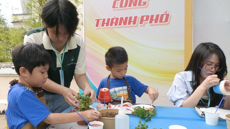 Cùng xem các hoạt động bổ ích tại ngày hội nâng cao sức khoẻ tâm thần