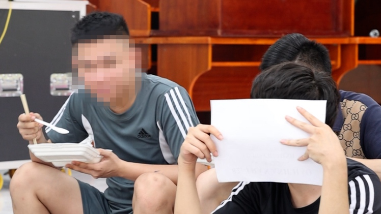 Campuchia trao trả 110 người Việt nghi tham gia lừa đảo trên mạng