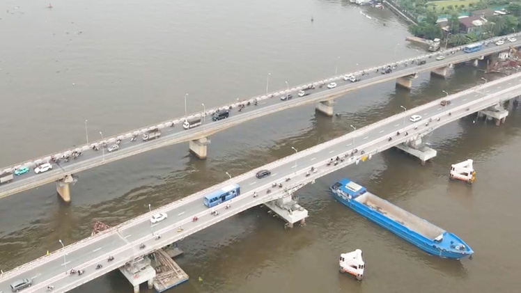 Toàn cảnh cầu Bình Triệu 1 vừa thông xe sau ba tháng nâng tĩnh không