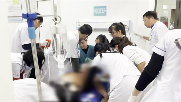 Nửa tiếng chạy đua giành lại sự sống cho bệnh nhân ngưng tim, ngưng thở