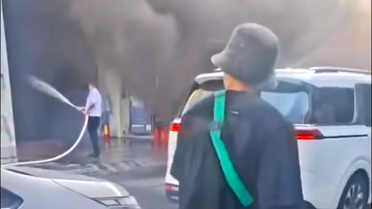 Cháy hầm xe thẩm mỹ viện ở trung tâm TP.HCM, khách và nhân viên tháo chạy