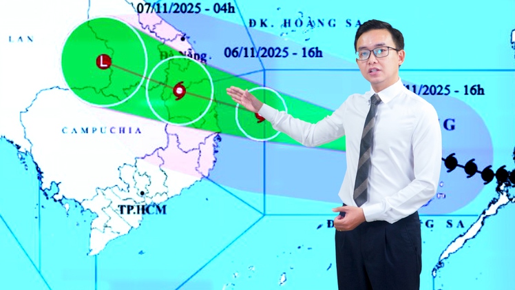 Thời tiết đêm 5 ngày 6-11: Bão số 13 hướng vào từ Đà Nẵng đến Khánh Hòa, gây mưa đến 600mm/đợt