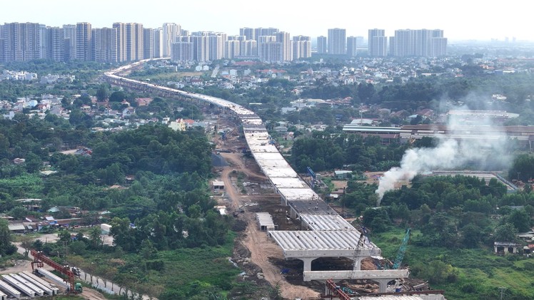 Nhìn từ trên cao hơn 14km cầu cạn vành đai 3 TP.HCM trước ngày thông xe kỹ thuật