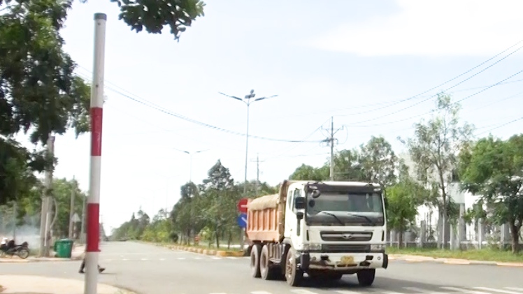 Đồng Nai tháo bỏ biển hạn chế tốc độ 20km/giờ trên tuyến đường nối khu công nghiệp Đồng Xoài 3