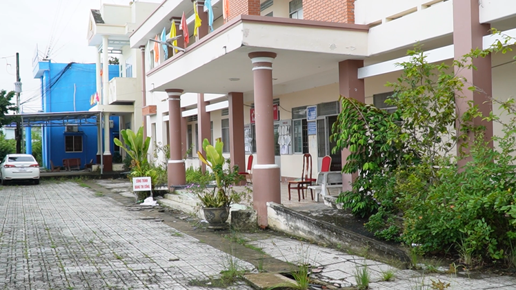 Cận cảnh nhiều trụ sở dôi dư đang xuống cấp, lãnh đạo tỉnh Cà Mau lên tiếng