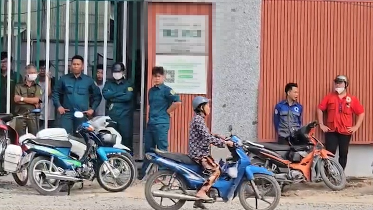 Phát hiện thi thể nổi trên mặt kênh trước trường học ở TP.HCM