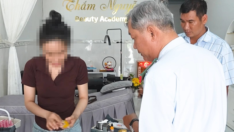 Phạt 25 triệu đồng, đình chỉ hoạt động một cơ sở dịch vụ thẩm mỹ ở Mỹ Tho