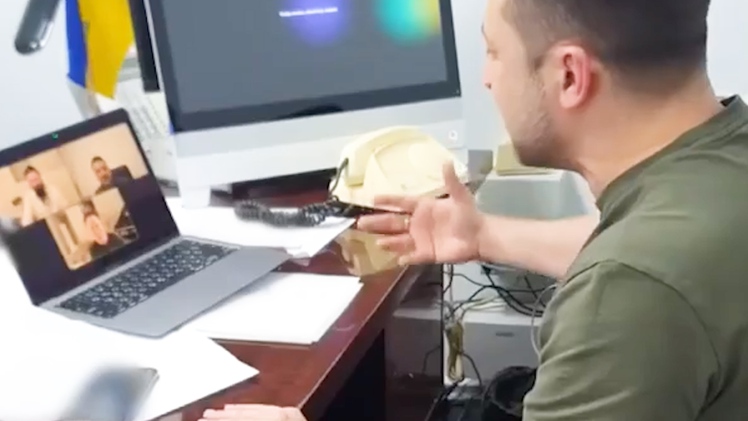 Thực hư đoạn video 'ông Zelensky lại bị phát hiện với cocaine trên bàn'