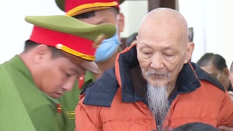 Ông Lê Tùng Vân bị tuyên phạt 3 năm tù về tội loạn luân