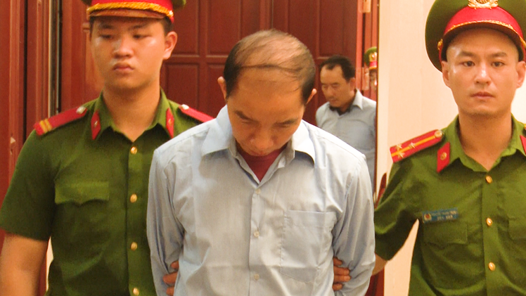 Nhận hối lộ, bí thư phường ở Hà Nội cùng nhiều cán bộ cấp dưới bị khởi tố