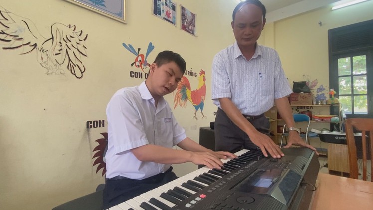 Góc nhìn trưa nay | Nghị lực phi thường của chàng trai khiếm thị