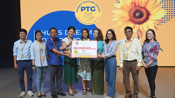 Trường Quốc tế Anh TP.HCM ủng hộ hơn 350 triệu đồng cho chương trình 'Ước mơ của Thúy'