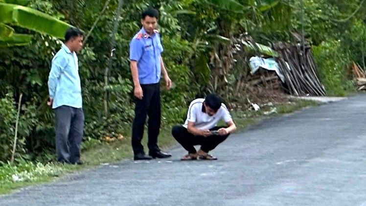 Vụ tai nạn tại Vĩnh Long: Điều tra viên Viện Kiểm sát nhân dân tối cao kiểm tra hiện trường