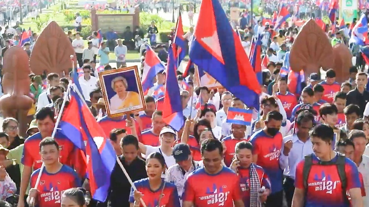 Hàng chục ngàn người Campuchia tuần hành ủng hộ bảo vệ biên giới quốc gia