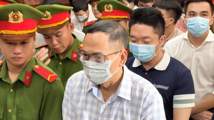 Nhận hối lộ hơn 43 tỉ, cựu giám đốc Trung tâm Lý lịch tư pháp quốc gia cùng đồng phạm hầu tòa