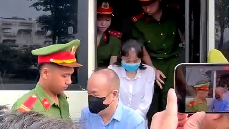 Cựu bí thư Vĩnh Phúc Hoàng Thị Thúy Lan và các bị cáo ra tòa trong vụ án tại Tập đoàn Phúc Sơn