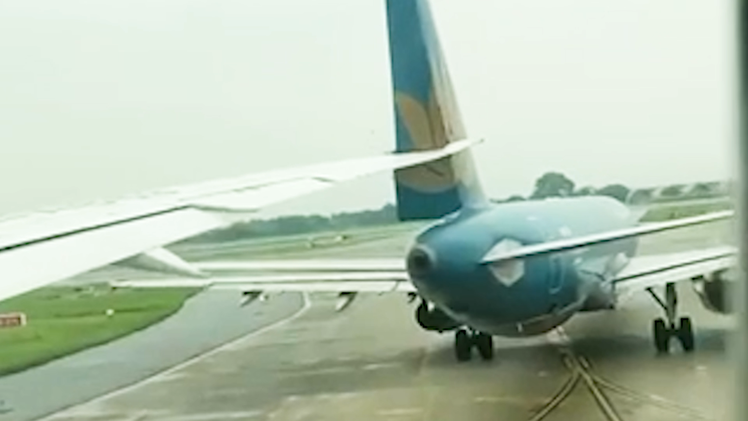 Lập tổ điều tra sự cố hai máy bay va nhau tại đường lăn sân bay Nội Bài