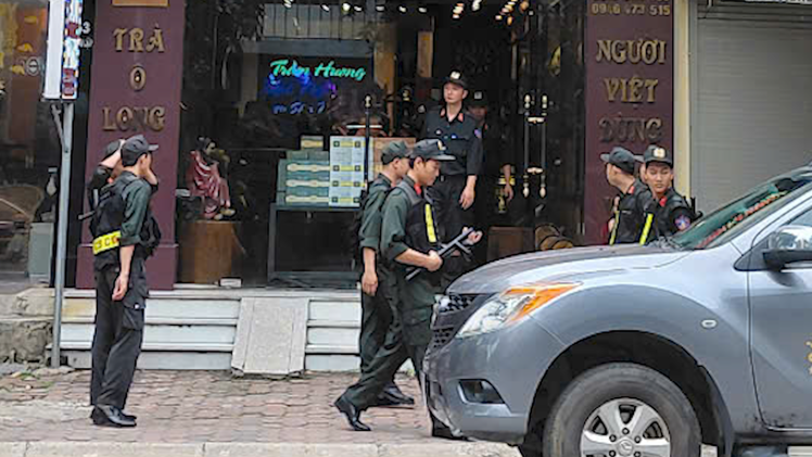 Khám xét nhà 'trùm giang hồ xứ Thanh' Nguyễn Văn Vi liên quan Tuấn 'Thần đèn'