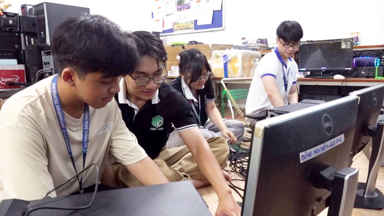Góc nhìn trưa nay: ‘Máy tính cũ - Tri thức mới’ và hành trình chia sẻ yêu thương