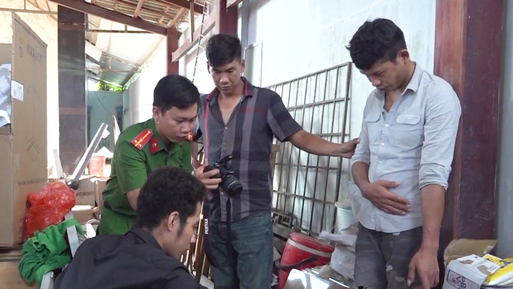 Tạm giữ chủ nhà nghỉ và 4 người tàng trữ trái phép chất ma túy