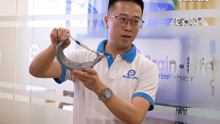 Brain-Life giới thiệu thiết bị đeo đầu chuẩn châu Âu hỗ trợ sức khỏe tinh thần