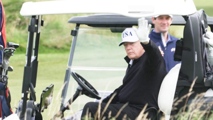 Ông Trump được bảo vệ ra sao khi chơi golf ở quê mẹ Scotland?