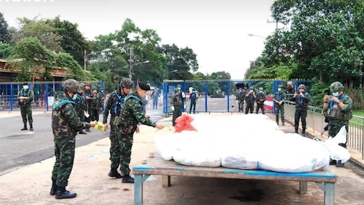 Thái Lan trao trả thi thể 12 binh sĩ Campuchia thiệt mạng trong cuộc xung đột biên giới
