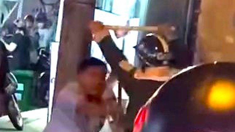 Khởi tố, bắt tạm giam 2 người đánh nhau trên đường Tô Ngọc Vân