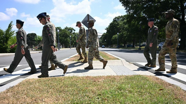 Mỹ triển khai Vệ binh quốc gia tới thủ đô Washington cùng cảnh sát truy bắt tội phạm