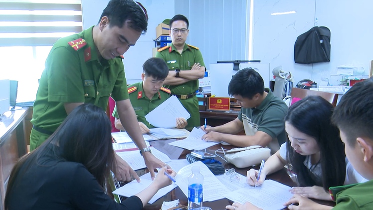 Tiếp tay đường dây rửa tiền 30.000 tỉ, nhiều nhân viên ngân hàng bị khởi tố