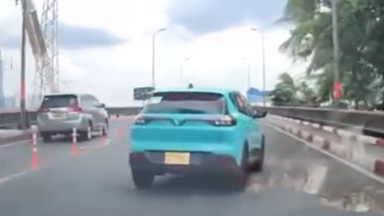 Xử phạt tài xế taxi lạng lách, tạt đầu ô tô ở TP.HCM