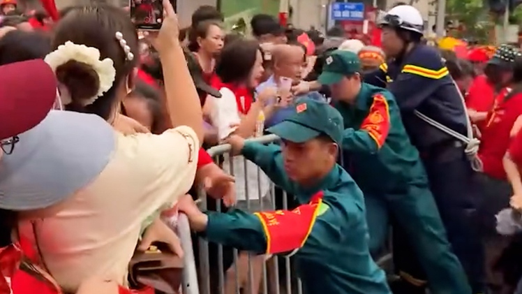 Công an Hà Nội kêu gọi người dân xem diễu binh văn minh, 'yêu nước từ những việc nhỏ nhất'