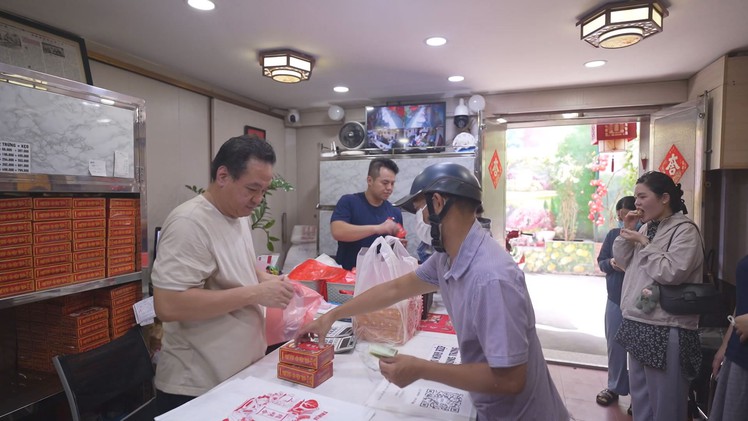 Góc nhìn trưa nay: 80 năm vẹn nguyên hương vị bánh pía thủ công