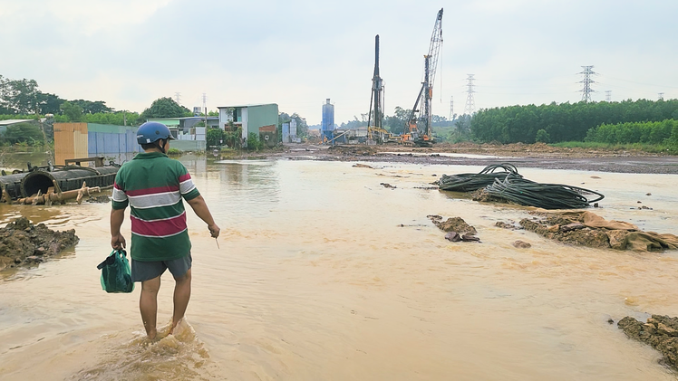 Thi công cao tốc Biên Hòa - Vũng Tàu gây ngập nhà dân ở Đồng Nai