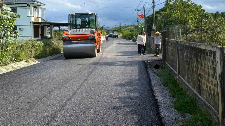 Tập đoàn Sơn Hải làm đường làng chất lượng tương đương cao tốc tặng người dân ở Quảng Trị