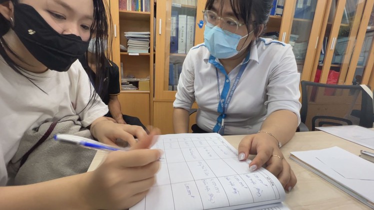 Góc nhìn trưa nay | Trend đóng viện phí cho người lạ