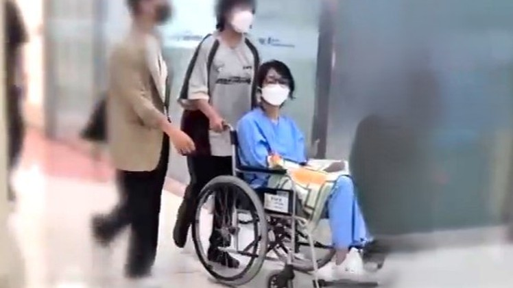 Cựu Đệ nhất phu nhân Hàn Quốc lần đầu lộ diện sau giam giữ
