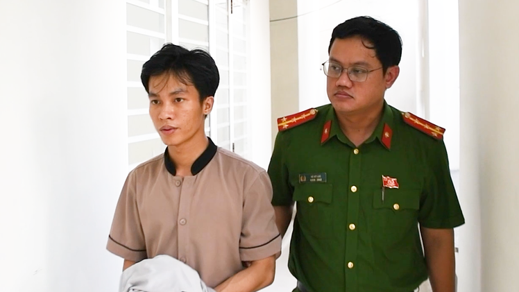 Bắt thanh niên chuyên trộm tài sản của du khách tắm biển ở Đà Nẵng