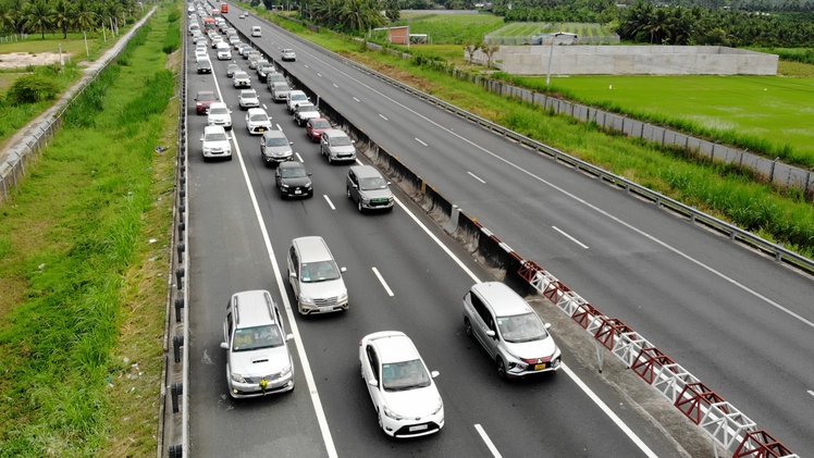 Cao tốc TP.HCM - Trung Lương - Mỹ Thuận hiện tại và sau khi mở rộng thu phí ra sao?
