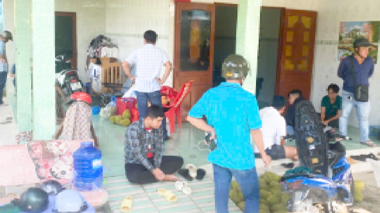 Bắt cóc nhân viên quán ăn ở Đồng Tháp để đòi 100 triệu đồng, 12 người bị khởi tố
