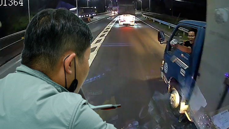 Bắt tạm giam cả 2 tài xế vụ xe khách và xe tải rượt đuổi nhau trên cao tốc