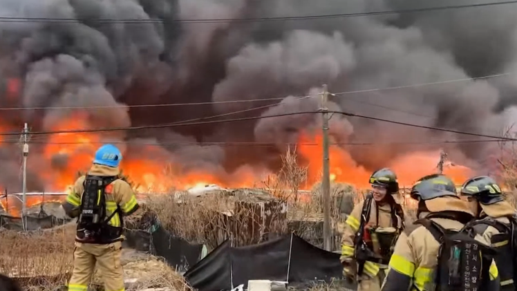 Cháy lớn tại khu ổ chuột ở thủ đô Hàn Quốc, nhiều người phải sơ tán khẩn cấp