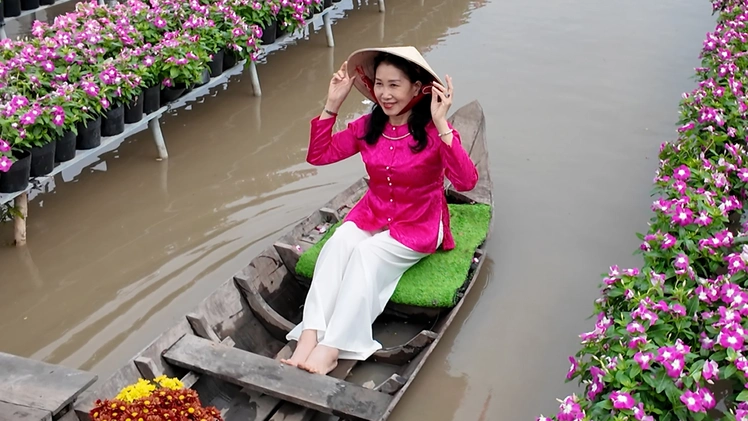 Du khách rủ nhau check-in làng hoa Sa Đéc khi Tết đã cận kề