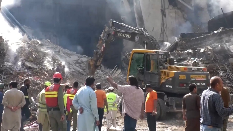 Hỏa hoạn tại trung tâm thương mại ở Pakistan khiến ít nhất 55 người tử vong