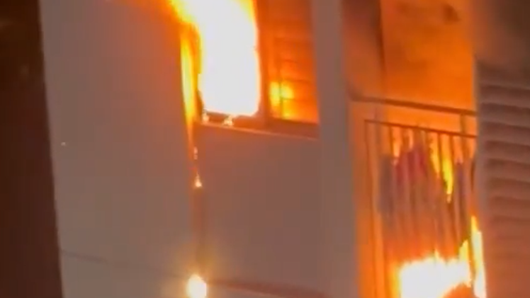 Cháy căn hộ chung cư ở phường Long Trường, 3 mẹ con bỏng nặng