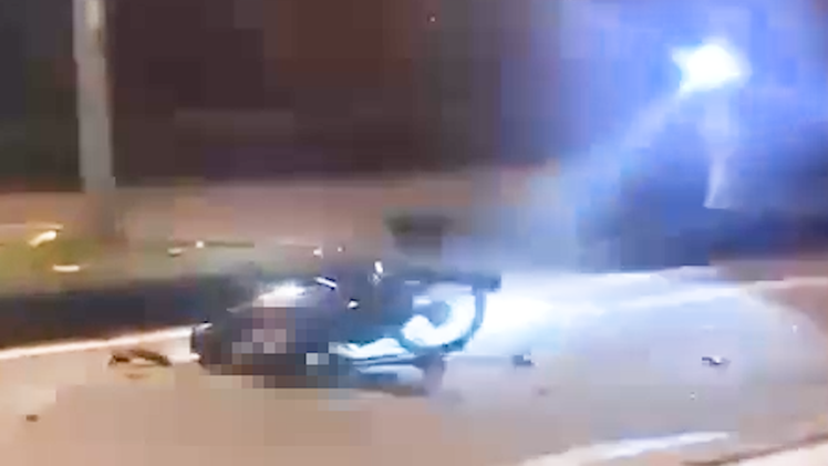 Công an điều tra vụ 3 người chết trên đường, xung quanh có mã tấu, bình xịt hơi cay