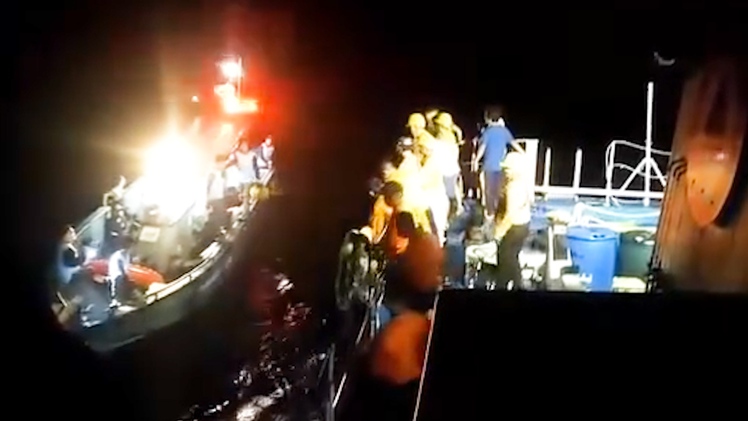 Chìm phà chở 342 hành khách, nhiều người chết và mất tích ở Philippines