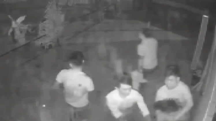 Công an triệu tập hơn 20 người liên quan vụ hỗn chiến trước quán ăn ở Hóc Môn