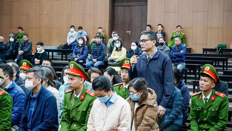 Xét xử vụ nhận hối lộ hơn 100 tỉ đồng tại Cục An toàn thực phẩm