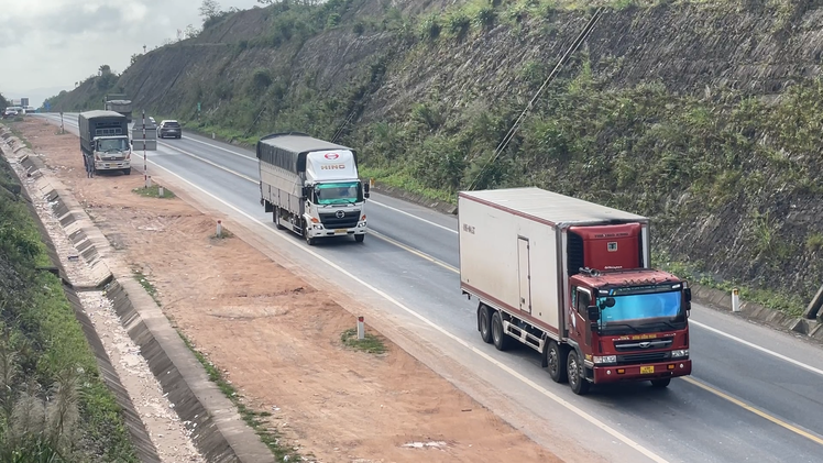 Người dân lưu ý cao tốc từ Đà Nẵng ra Quảng Trị đang nâng cấp, tốc độ tối đa chỉ 50km/h